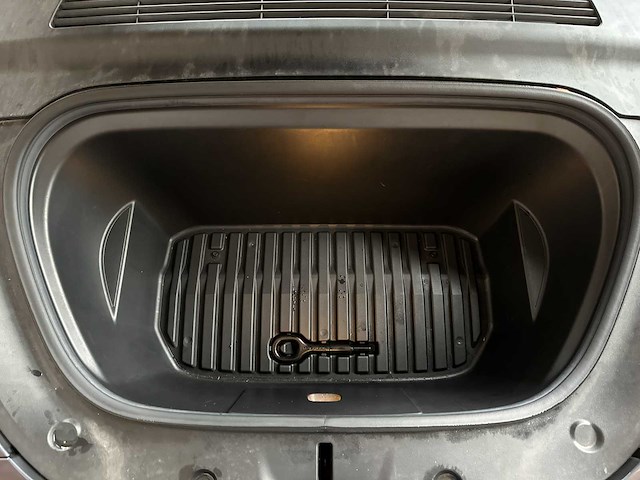 Tesla model y long range awd 75kwh 351pk 2021, n-842-rt - afbeelding 18 van  26