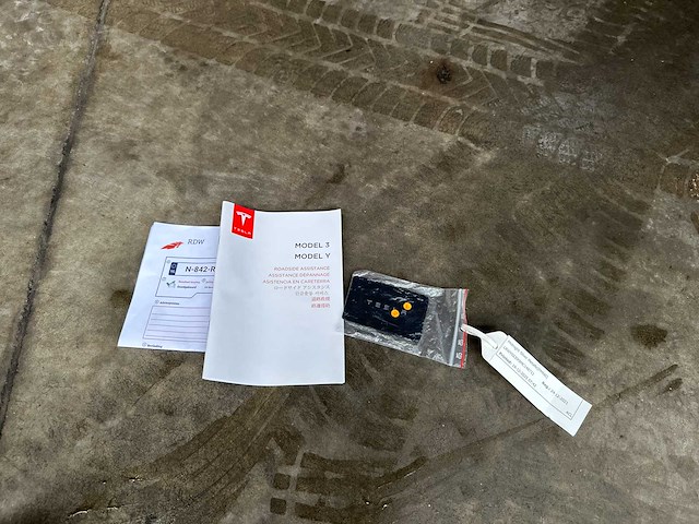 Tesla model y long range awd 75kwh 351pk 2021, n-842-rt - afbeelding 21 van  26