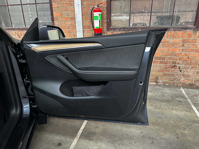Tesla model y max range awd 345pk 2022 - afbeelding 23 van  34