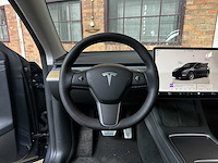 Tesla model y max range awd 345pk 2022 - afbeelding 31 van  43