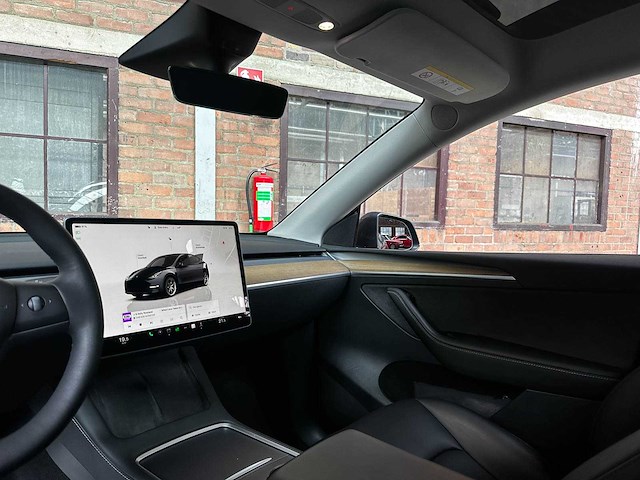 Tesla model y max range awd 345pk 2022 - afbeelding 32 van  43