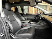 Tesla model y max range awd 345pk 2022 - afbeelding 29 van  30