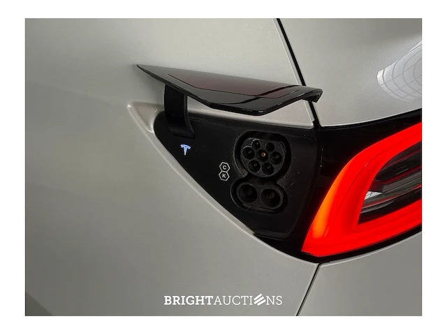 Tesla model y performance awd 75 kwh 2022 (origineel-nl), r-287-hz - afbeelding 28 van  39