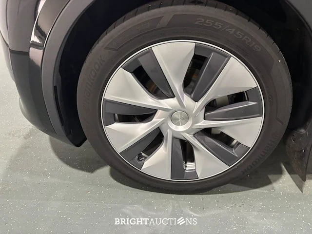 Tesla model y rwd 58 kwh 238pk 2023, x-984-kn - afbeelding 33 van  36