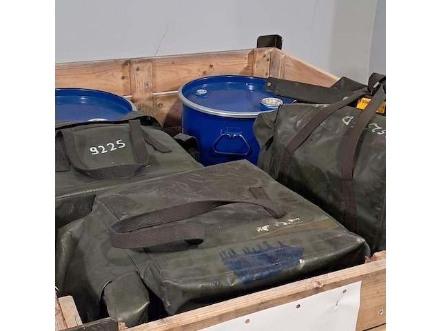 Testapparatuur t.b.v. aggregaat en 2x metalen vat - afbeelding 3 van  9