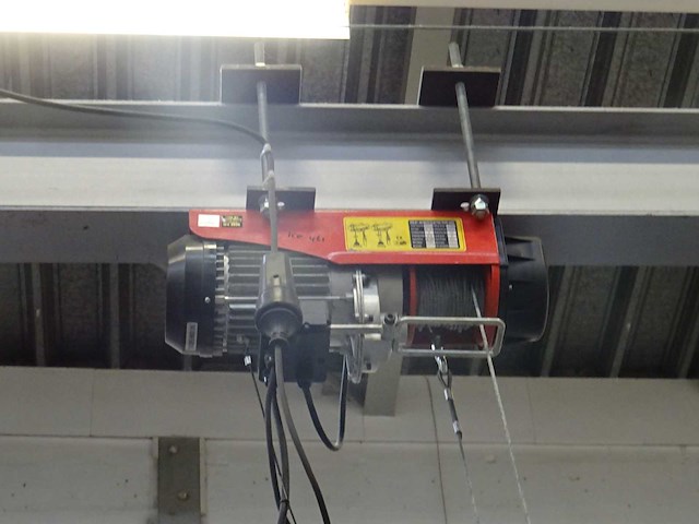 Testopstelling inclusief 2 x takel - afbeelding 6 van  8