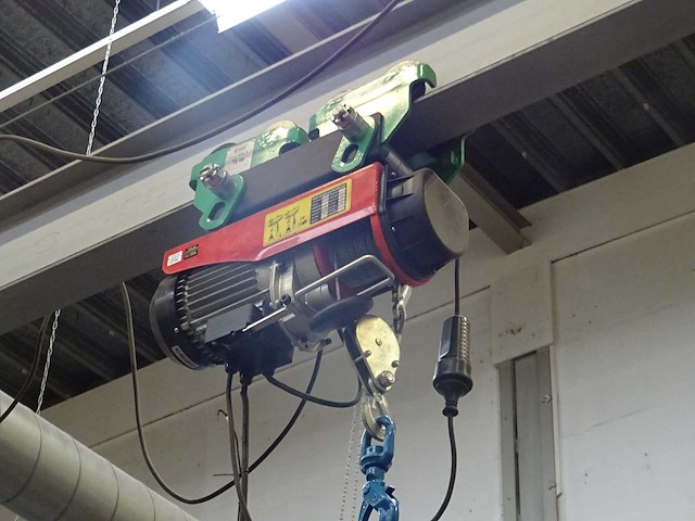 Testopstelling inclusief 2 x takel - afbeelding 7 van  8