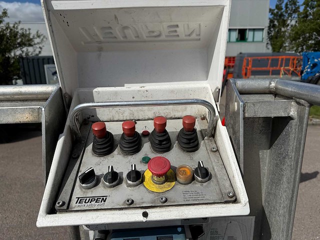 Teupen - 2010 - leo 25t - hoogwerker - afbeelding 23 van  35
