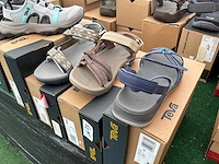 Teva dames en kindersandalen (45x) - afbeelding 7 van  14
