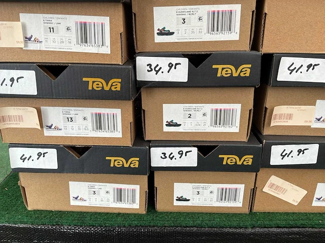Teva dames en kindersandalen (45x) - afbeelding 11 van  14