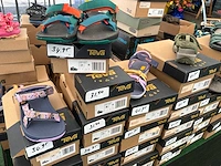 Teva dames en kindersandalen (45x) - afbeelding 10 van  10