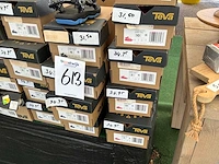 Teva heren en damessandalen (64x) - afbeelding 2 van  11
