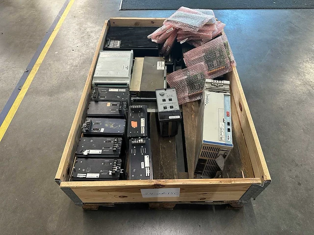 Texas instruments - electronics - afbeelding 1 van  7