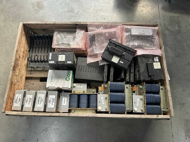 Texas instruments - partij elektronica: besturingsmodules, printplaten, netfilters en smoorspoelen - afbeelding 9 van  9