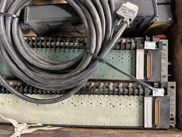 Texas instruments - partij elektronica & industriële besturingsmodules, i/o-controllers en bedienpanelen - afbeelding 5 van  10