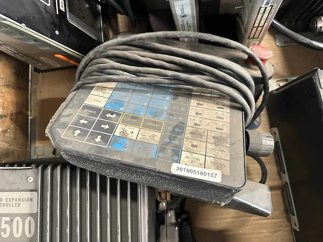 Texas instruments - partij elektronica & industriële besturingsmodules, i/o-controllers en bedienpanelen - afbeelding 10 van  10