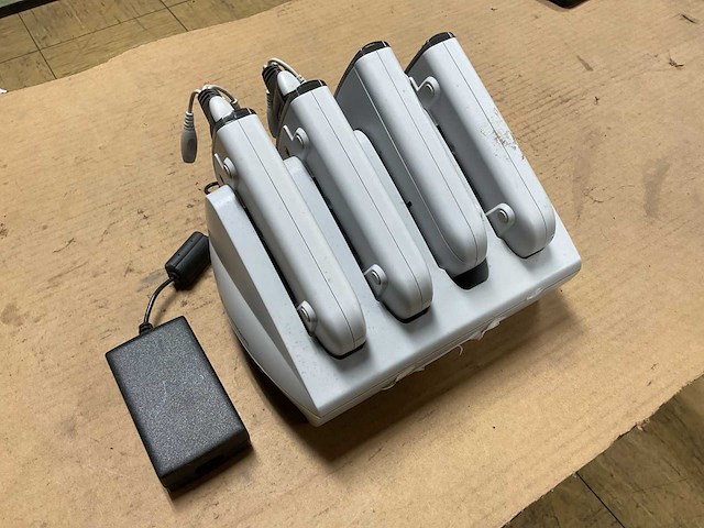 Texas instruments ti navigator oplaadstation - afbeelding 2 van  2