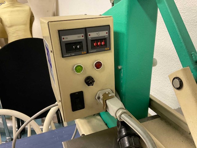 Textiel- afwerkingsapparatuur - afbeelding 6 van  10