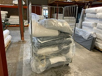 Textiel transportwagen inclusief diverse voorraad m-line / mtf matrashoezen en topperhoezen (2x) - afbeelding 1 van  7