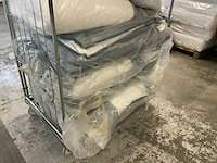Textiel transportwagen inclusief diverse voorraad m-line / mtf matrashoezen en topperhoezen (2x) - afbeelding 2 van  7