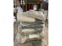 Textiel transportwagen inclusief diverse voorraad m-line / mtf matrashoezen en topperhoezen (2x) - afbeelding 7 van  7