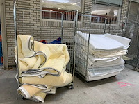 Textiel transportwagen inclusief diverse voorraad mtf halffabrikaten (2x) - afbeelding 2 van  6