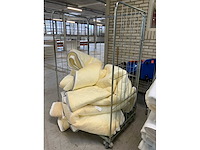 Textiel transportwagen inclusief diverse voorraad mtf halffabrikaten (2x) - afbeelding 4 van  6