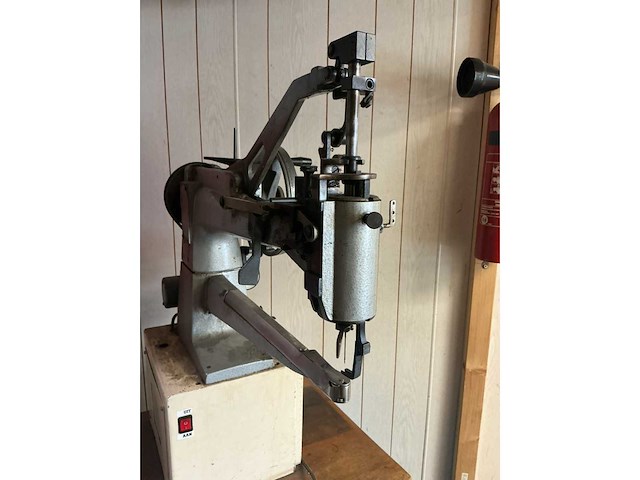 Textima claes - 8346/10 - industriële patchmachine - afbeelding 3 van  8