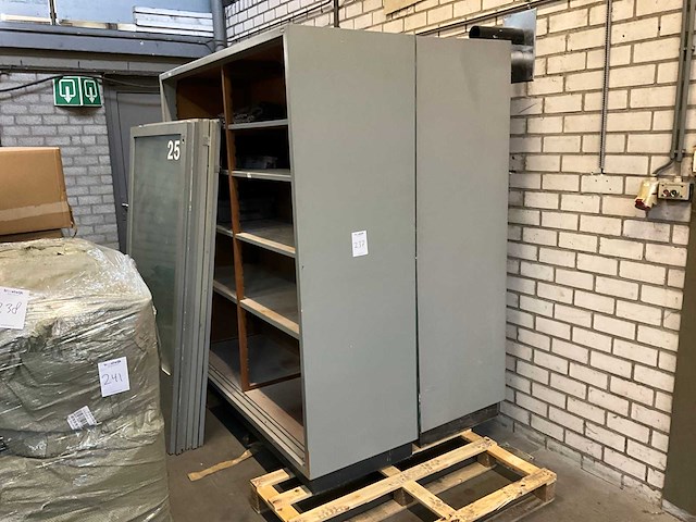 T.h. eindhoven opbergkast (2x) - afbeelding 1 van  5