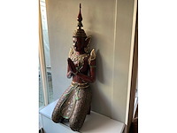 Thaise boeddha- of tempelwachter in anjali mudra houding - afbeelding 5 van  11