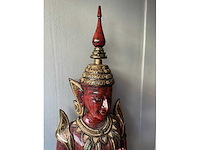 Thaise boeddha- of tempelwachter in anjali mudra houding - afbeelding 9 van  11