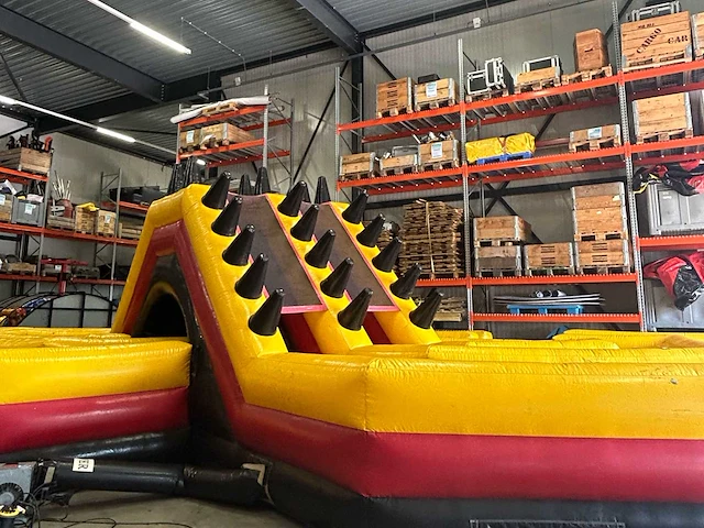 The battle opblaasbare stormbaan - afbeelding 1 van  8
