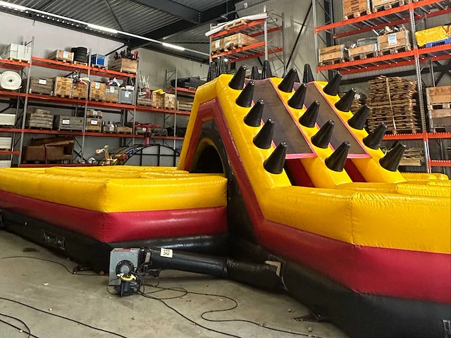 The battle opblaasbare stormbaan - afbeelding 3 van  8