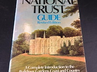 The national trust guide - afbeelding 1 van  5
