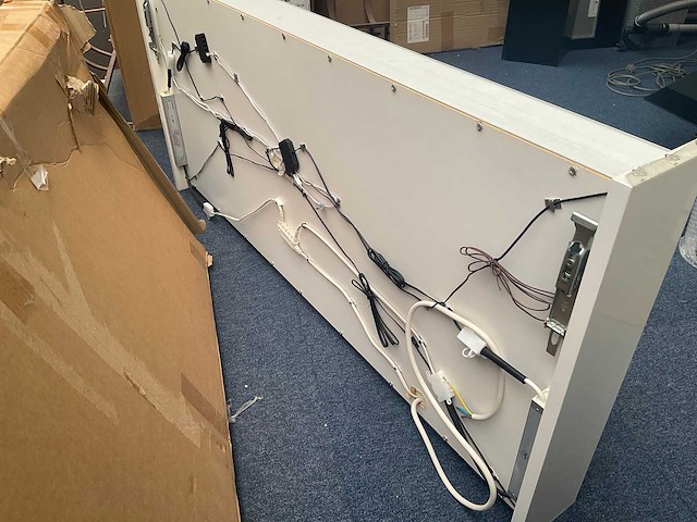 Thebalux deluxe spiegelkast met geïntegreerde verlichting - afbeelding 5 van  5