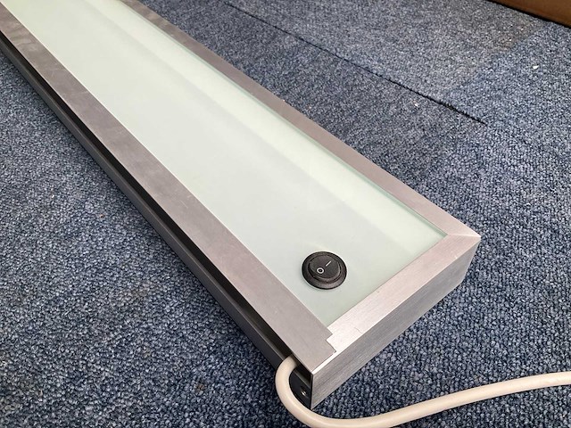 Thebo wandplank met verlichting aluminium 90cm - afbeelding 8 van  9