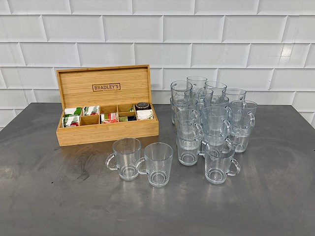 Thee - glas (23x) + theekist - afbeelding 1 van  4