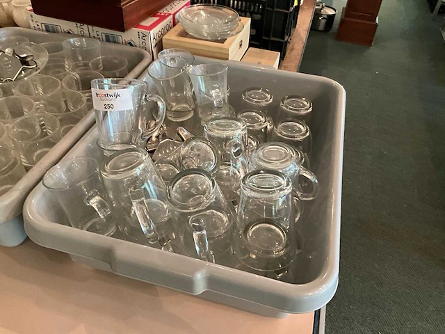 Theeglazen en benodigdheden - afbeelding 1 van  2