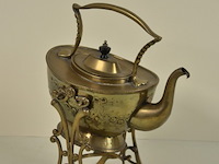 Theepot in houder - afbeelding 1 van  5