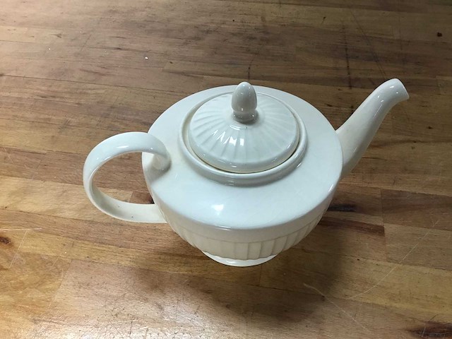 Theepot, serveerschaal en kommentje - crockery - afbeelding 7 van  9