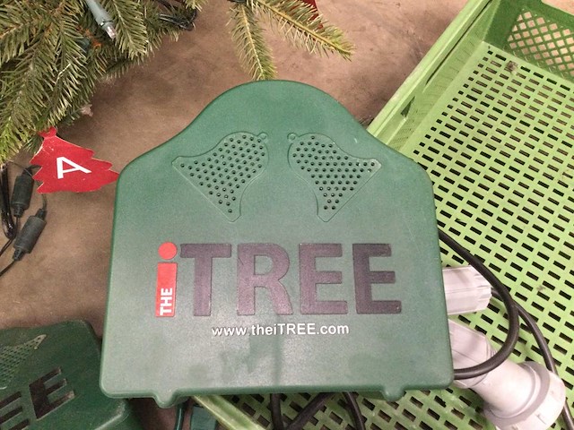 Theitree kunstkerstboom met verlichting en muziek - afbeelding 7 van  7