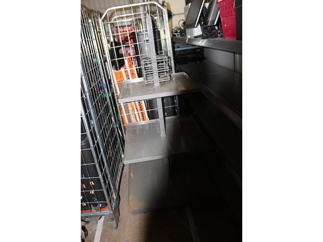 Thema etagere staal verrijdbaar - afbeelding 3 van  3
