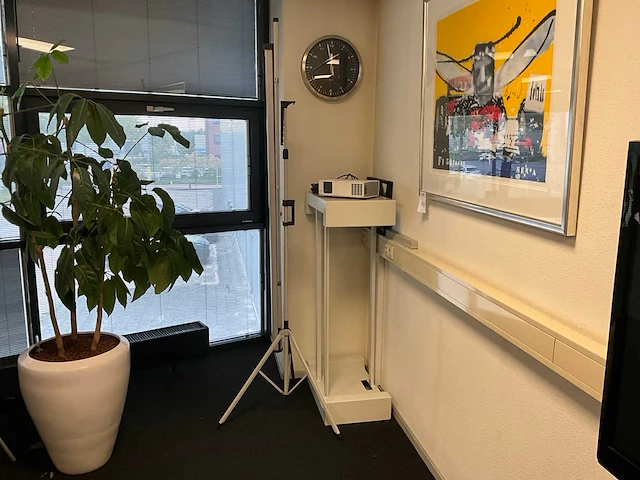 Themescene hd75 beamer met projectiescherm - afbeelding 1 van  6