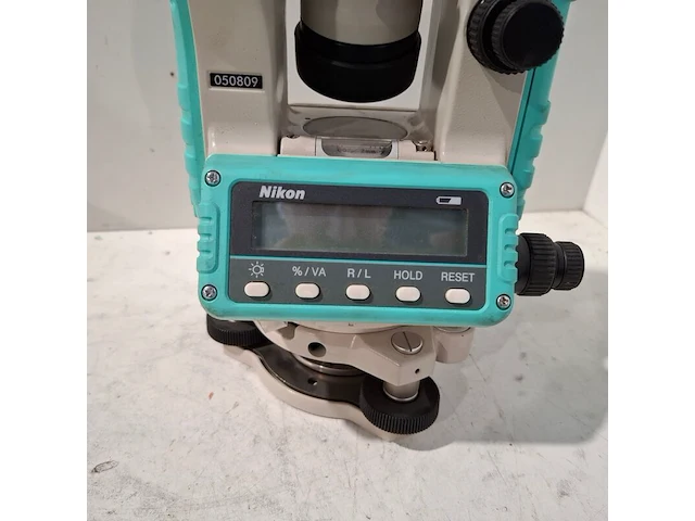 Theodoliet + statief, nikon, ne 100 - afbeelding 3 van  6
