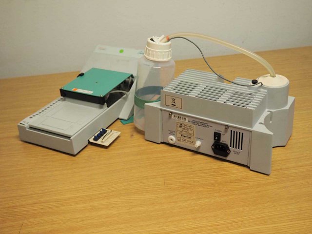 Thermo - wellwash 4 mk2 - microplate washer - afbeelding 6 van  7