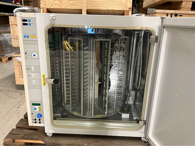 Thermo scientific cytomat 6001 geautomatiseerde incubator - afbeelding 6 van  8