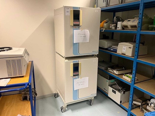 Thermo scientific heracell 150i gp laboratorium co2-incubator (2x) - afbeelding 1 van  11