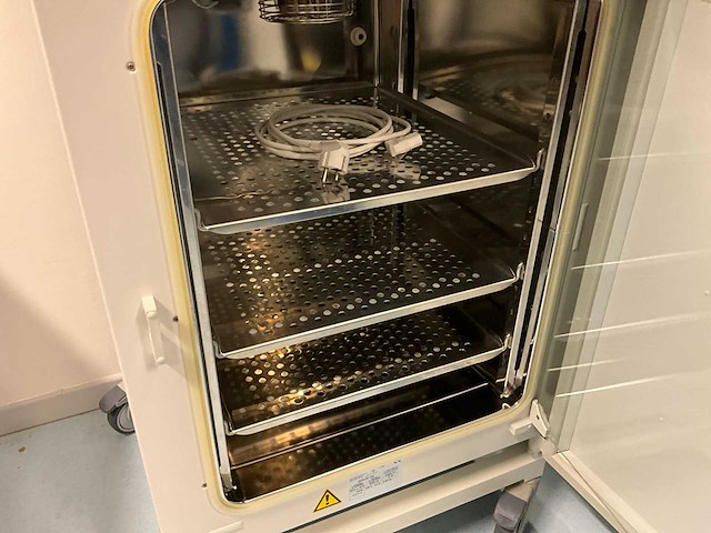 Thermo scientific heracell 150i gp laboratorium co2-incubator (2x) - afbeelding 8 van  11