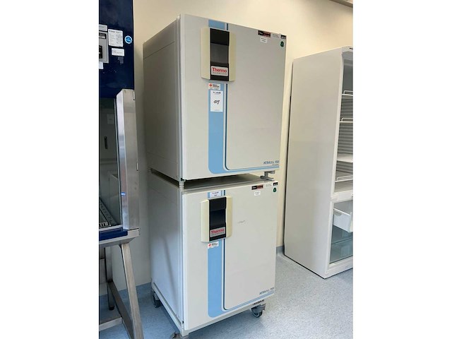 Thermo scientific heracell 150i gp laboratorium co2-incubator (2x) - afbeelding 3 van  12