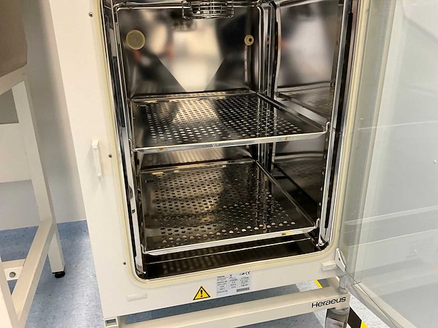 Thermo scientific heracell 150i gp laboratorium co2-incubator (2x) - afbeelding 11 van  13